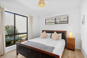 Marina, perfect coastal getaway, Ocean Grove
